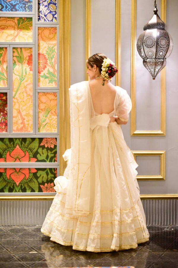 nooraniyat white organza lehenga - Image 4