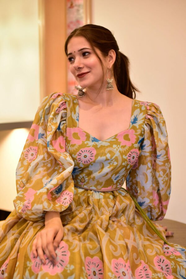 medallion floral lehenga choli - Image 4