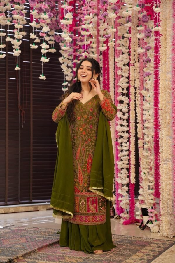 Sleek green heavy embroidered suit set - Image 2