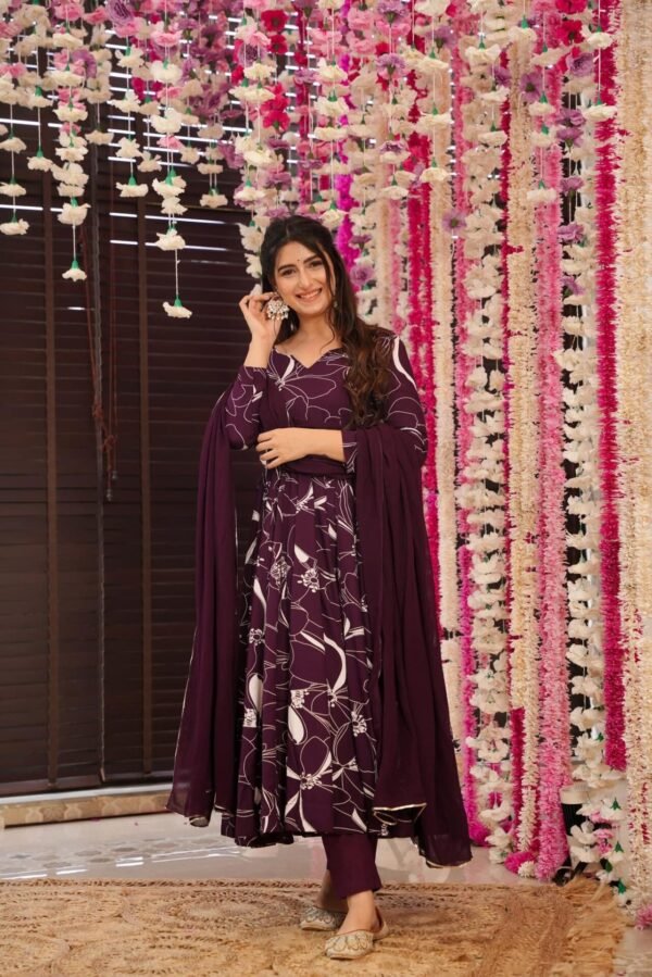 Amanda Linear suit set - Image 2