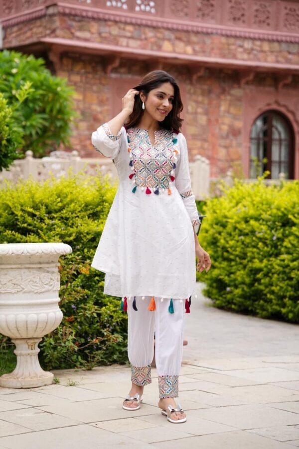 NETRA WHITE KURTA SET - Image 3