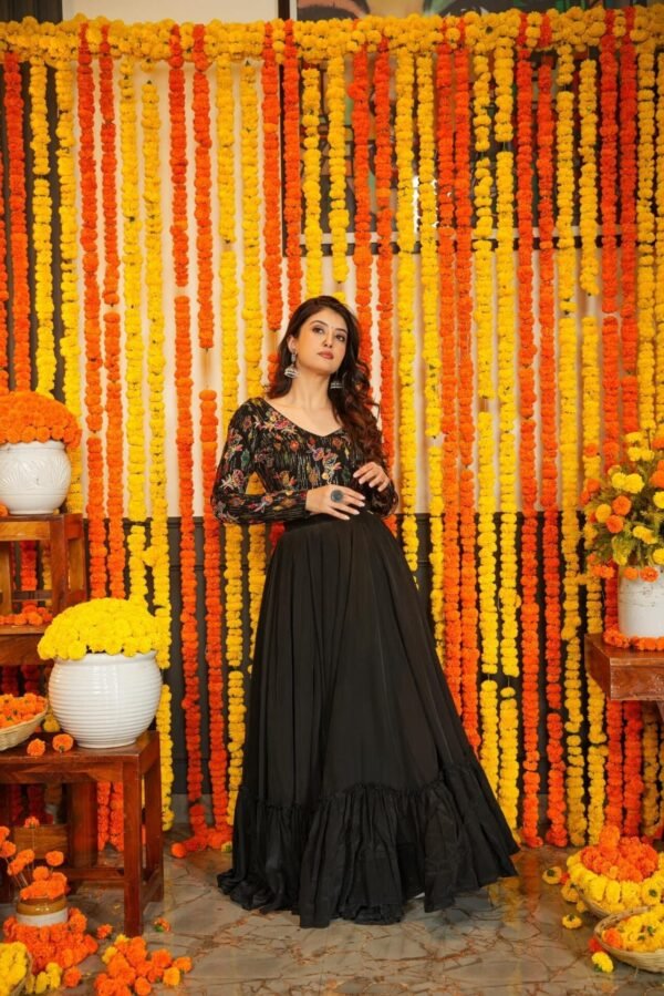 Infinite Black SKIRT ATTIRE - Image 4