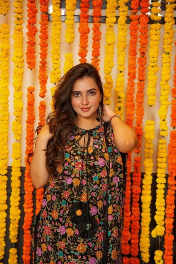 Mahika georgette kurta set - Image 2