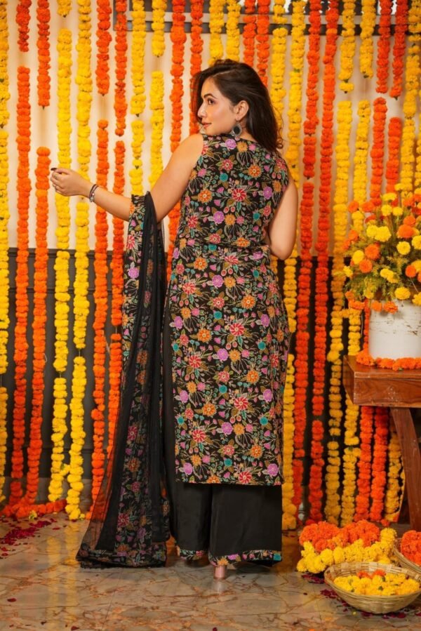 Mahika georgette kurta set - Image 4