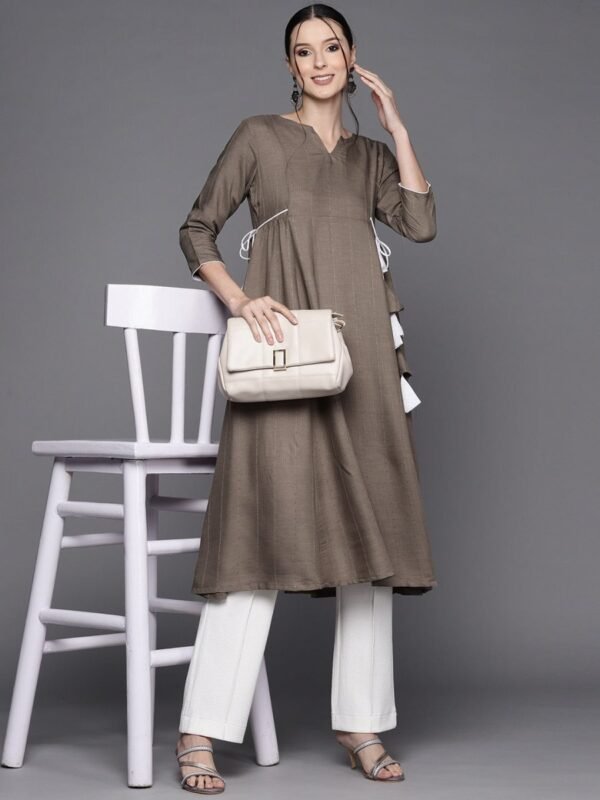 Women Brown Solid Angrakha Kurta - Image 2