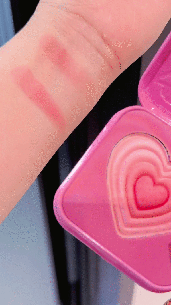 Heart-Shaped Gradient Blush Palette in Romantic Pink Tones with Cute Compact Case and Smooth Buildable Finish for a Natural Radiant Glow - Image 3