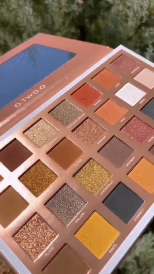 Rich Pigment Cream Eyeshadow Palette with 20 Blendable Cream-to-Powder Shades – Smooth, Smudge-Resistant Formula - Image 2