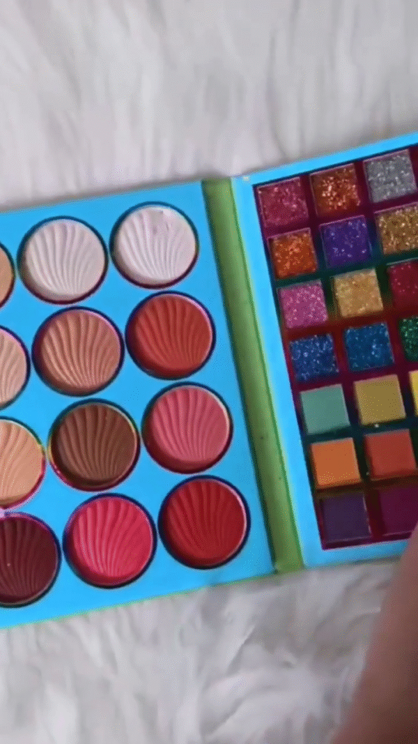 Exclusive Beauty Organizer Kit in a Compact & Stylish Travel Case – Premium Quality Makeup Set with Rich Pigments - Image 3